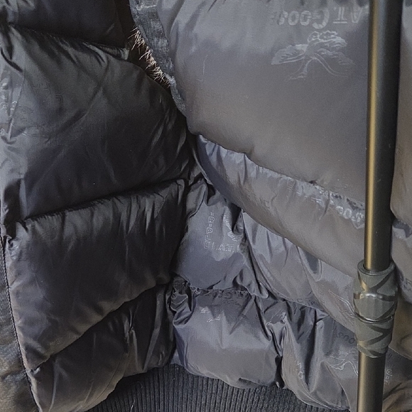 TRIPLE FAT GOOSE Black Vest with COYOTE Fur Trim Size XS - Picture 9 of 10